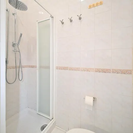 Oikos Apartment