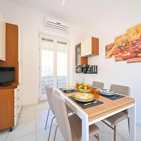Apartment Oikos